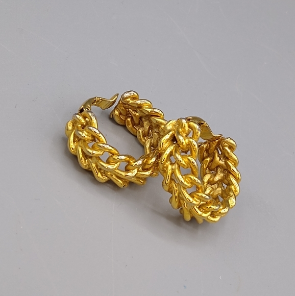 Gold tone Braided Hoop Knitted Woven Twisted Link Clip on Earrings Vintage - Picture 12 of 12